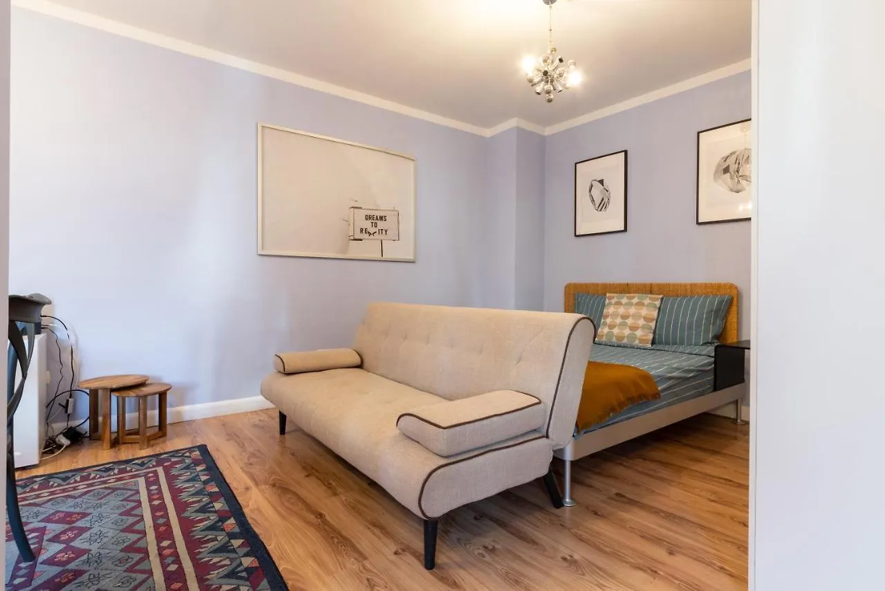 Studio City Center - Victoriei Square Bucureşti